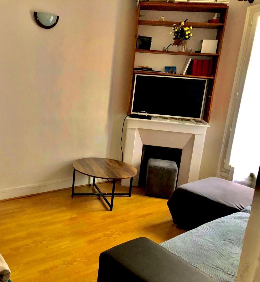 Cosy Apartment In Parigi Esterno foto